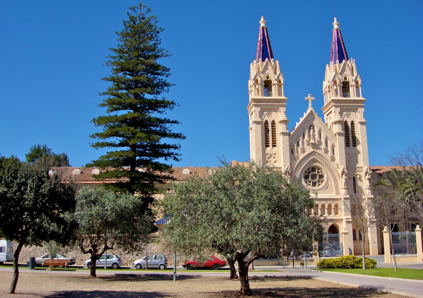 School of the Sacred Heart of Jesus (Esclavas Sagrado Corazón de Jesús)