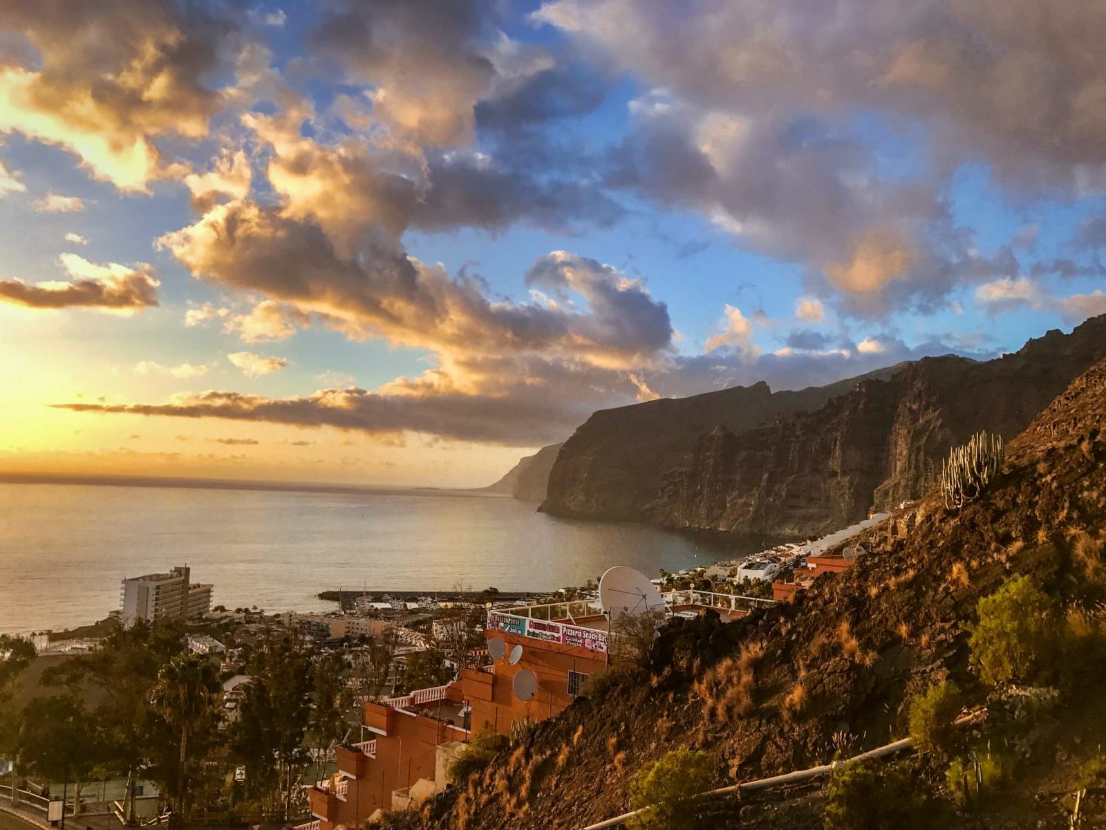 Los Gigantes (by Svetlana Gumerova)